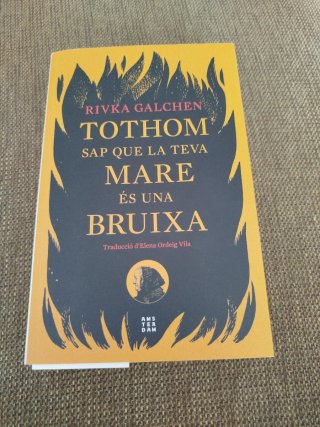 Tothom sap que la teva mare és una bruixa