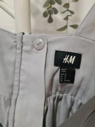Blusa vaporosa H&M gris talla 40