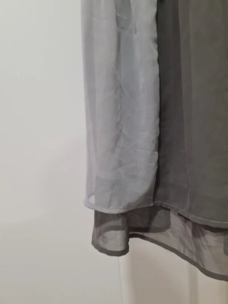 Blusa vaporosa H&M gris talla 40