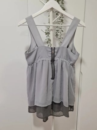 Blusa vaporosa H&M gris talla 40
