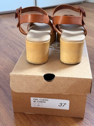 Sandalias de piel con plataforma