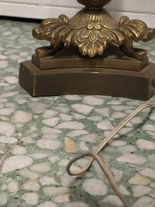 Lámpara francesa de mesa