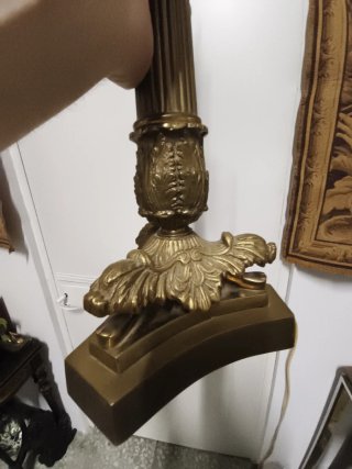 Lámpara francesa de mesa