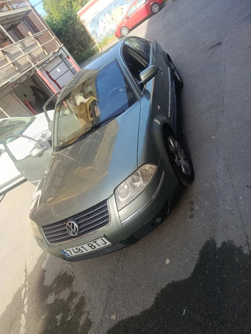 Volkswagen Passat 2003 - foto 1