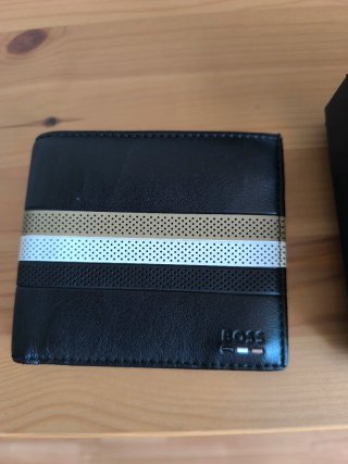 Cartera BOSS Negra con Rayas Multicolor