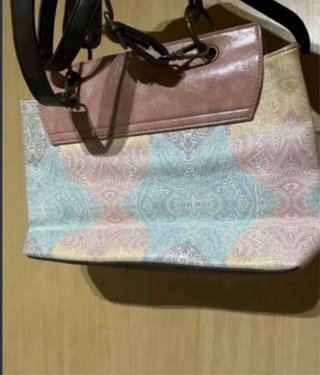 Bolso mochila estampado niña flores