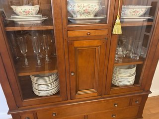 Vitrina madera maciza cristal