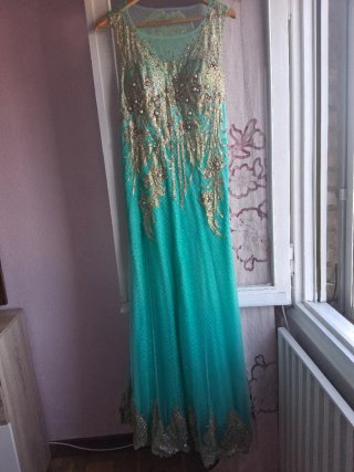 Vestido de fiesta con pedrería