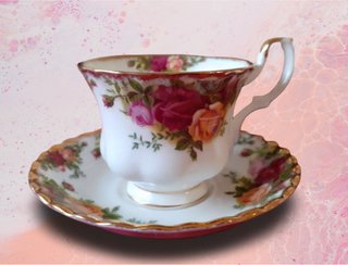 2 Tazas y platillos impecables Royal Albert Rosas