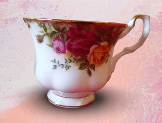 2 Tazas y platillos impecables Royal Albert Rosas