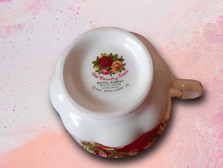 2 Tazas y platillos impecables Royal Albert Rosas
