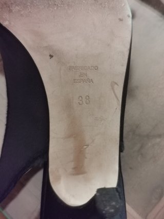 Zapatos Gloria Ortiz negros destalonados