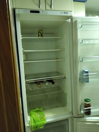 Nevera blanca con congelador