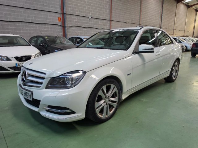 Mercedes-Benz 220 2011