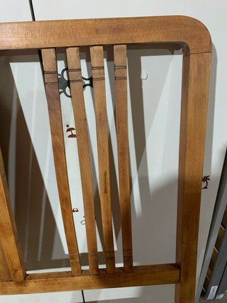 Cabecero de cama antiguo de madera