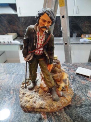 Bottiglia in ceramica da whisky Cazador