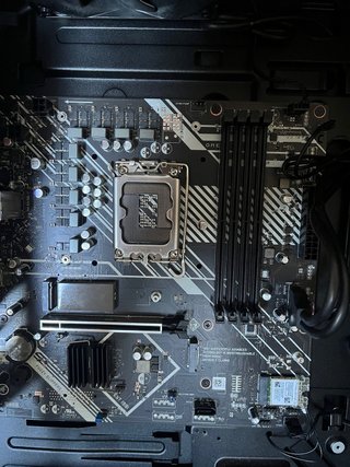 COMBO Placa Base 25L OMEN LGA 1700 + Caja 25L OMEN