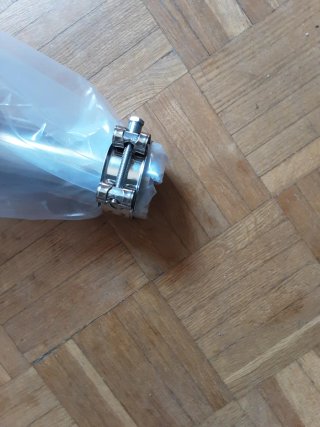 Silenciador de tubo medio de escape deslizable
