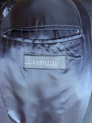 Traje de caballero en muy buen estado.