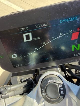 BMW F900R A2 2023 3.890 km