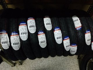 1 Cubierta Mitas 2 1/2-17 43J TL/TT MC11 vespino