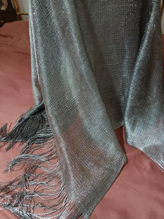 Poncho/Sciarpe Lurex Argento con Frange