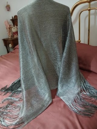 Poncho/Sciarpe Lurex Argento con Frange