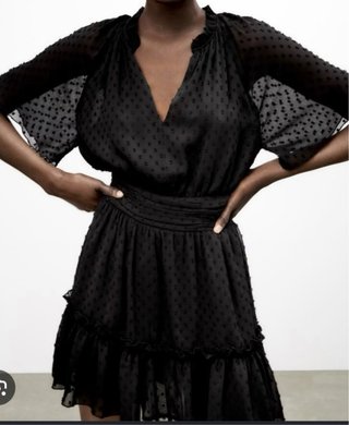 Vestido corto negro Zara