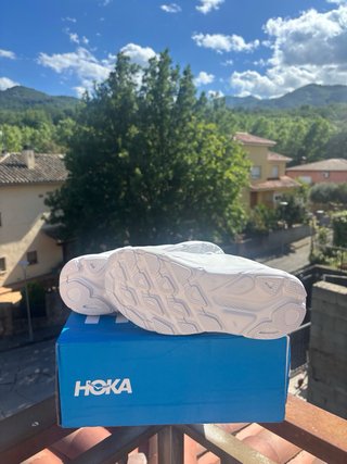 Hoka Clifton 9 Blancas