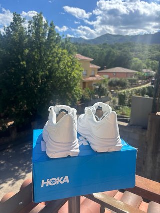 Hoka Clifton 9 Blancas