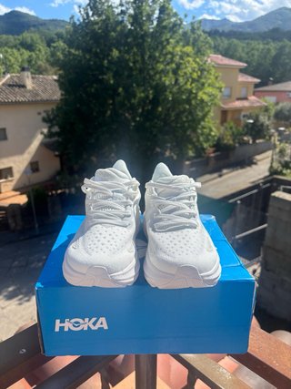Hoka Clifton 9 Blancas