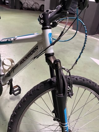 Bicicleta Decathlon 24 Blanca y Azul