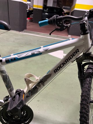 Bicicleta Decathlon 24 Blanca y Azul