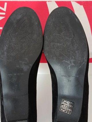 Zapatos planos Zinco negros con detalle dorado
