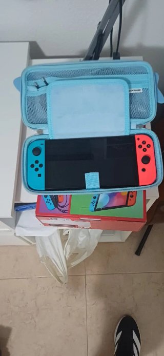Nintendo Switch OLED Azul y Rojo