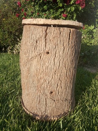 Colmena antigua de corcho procedente de Galicia