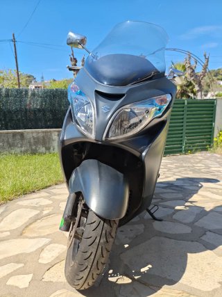 Suzuki Burgman 400 (2014) Muy Cuidada
