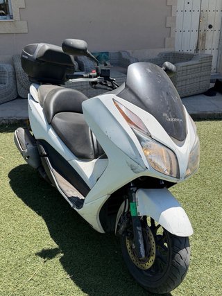 Honda Forza 330cc Maxi Scooter Blanca