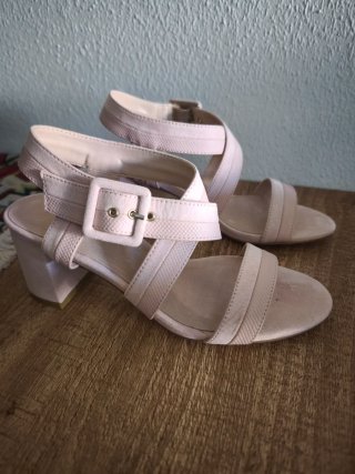 Sandalias Beige/Rosa Tacón