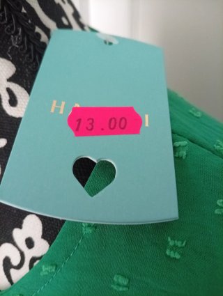 Blusa verde con volantes