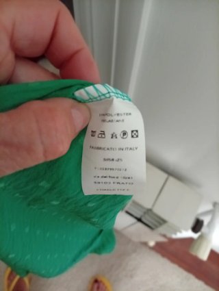 Blusa verde con volantes