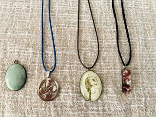 Colgantes. Diseño original Laura Agusti 1€ pieza