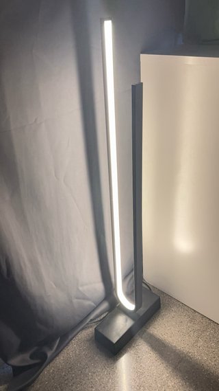 Lámpara de pie inteligente IKEA PILSKOTT