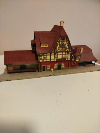Estación de tren HO de la marca Vollmer.