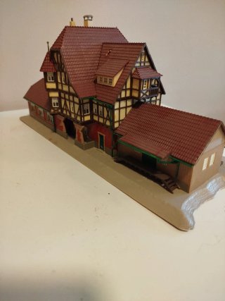 Estación de tren HO de la marca Vollmer.