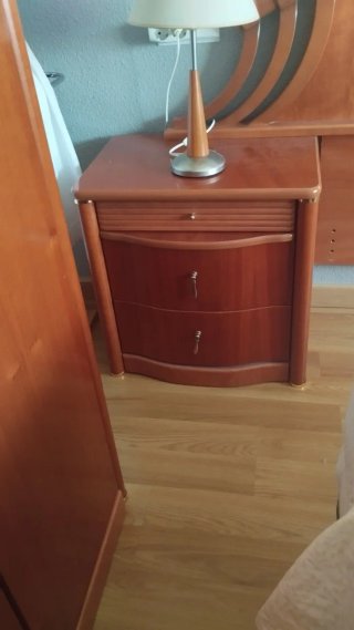 Dormitorio: Cabecero, Mesitas, Armario y Tocador