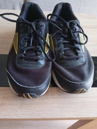 Zapatillas Reebok Negras y Amarillas