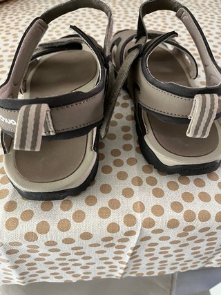 Sandalias Quechua Talla 41. Usadas una vez.