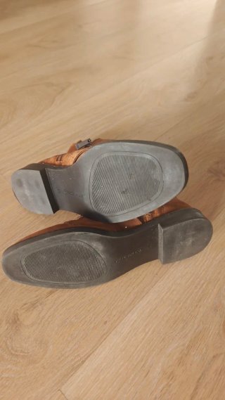 Botines Stradivarius con pedrería