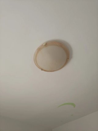 Lámparas de techo  y un aplique de luz 5€ cada una